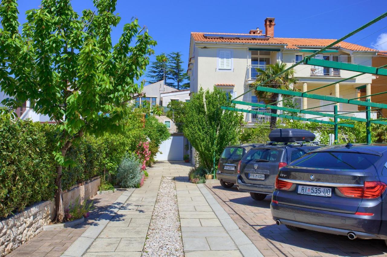 Apartments Adria Danka Krk Town Eksteriør bilde