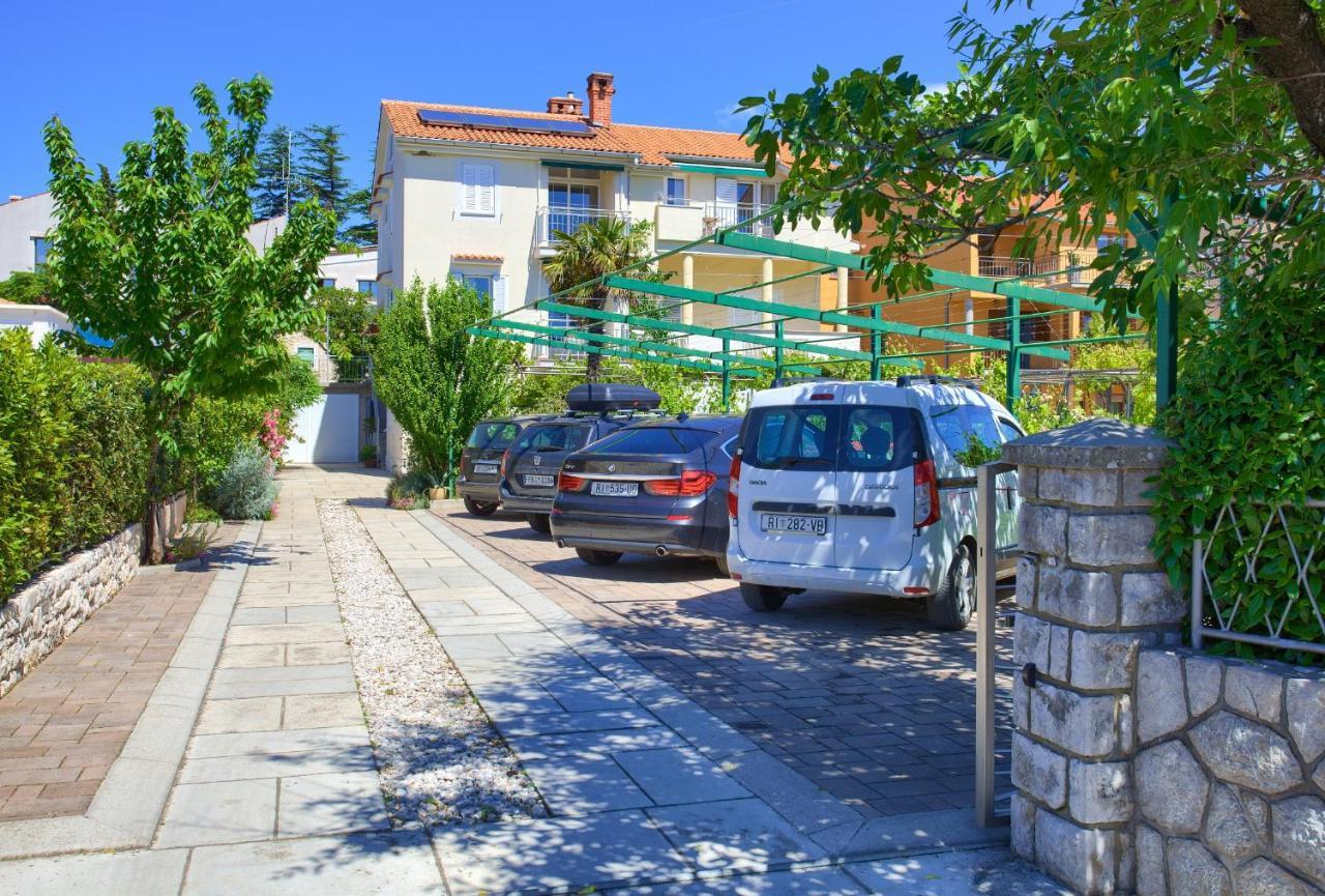 Apartments Adria Danka Krk Town Eksteriør bilde